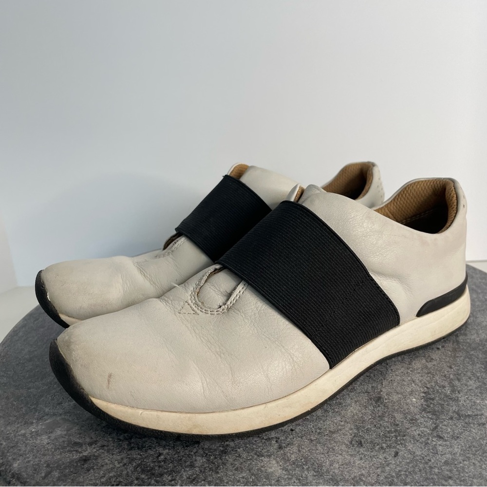 Vionic Codie White And Black Leather Slip On Sneakers 6.5